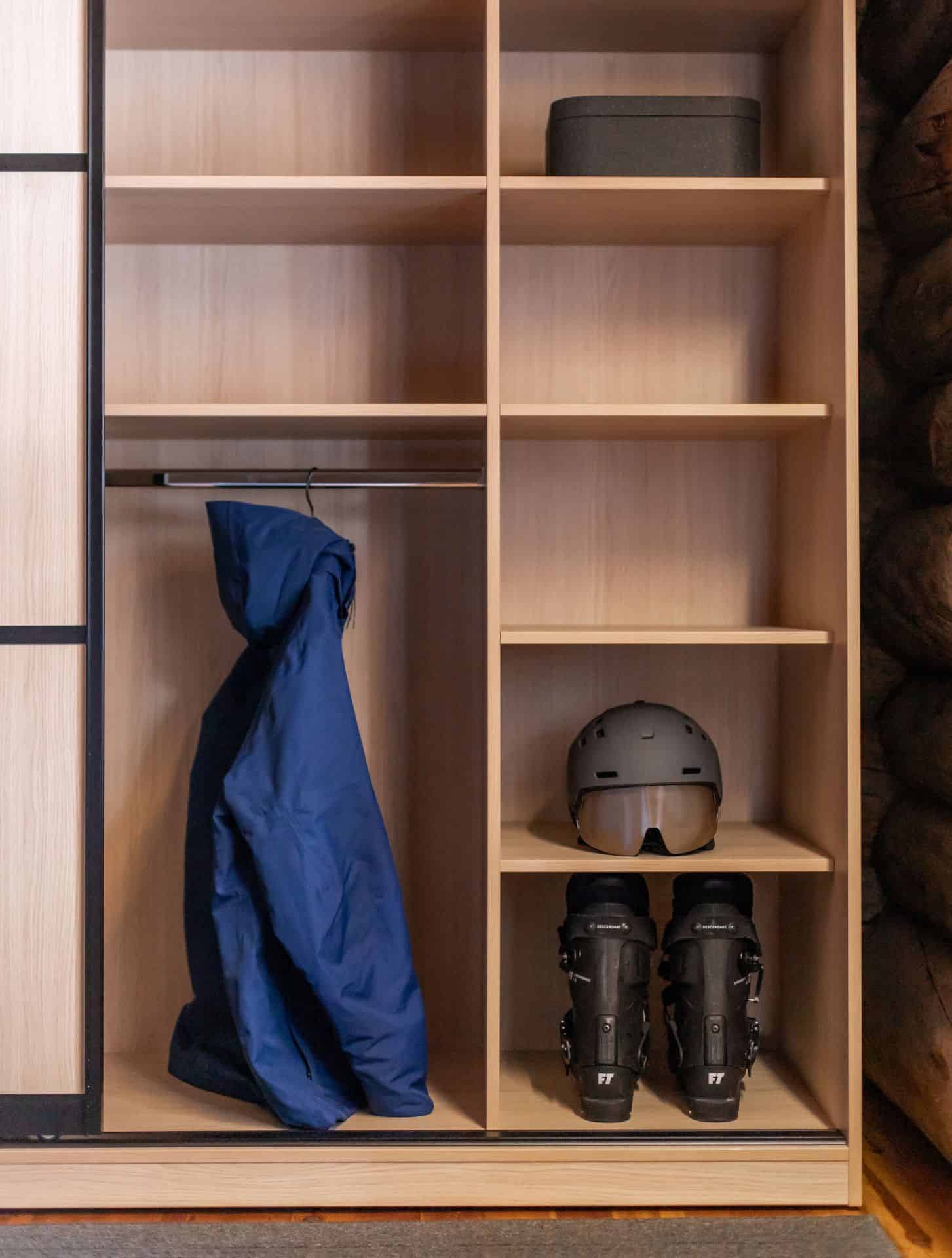 liukuvikaapisto mökille